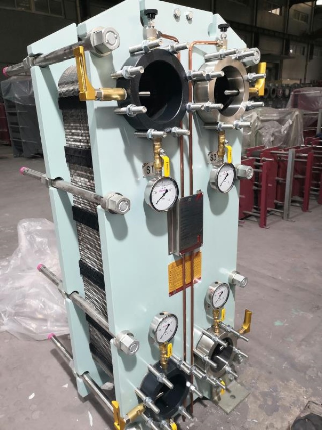 84 招商局重工_CMHI-278-01_金風(fēng)海洋1600T風(fēng)電安裝船_板冷照片 (2) - 艾克森換熱器案例圖片